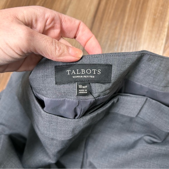 NWT Talbots 2 piece blazer pants suit set gray wool
Size 18WP coat trousers - Picture 10 of 16